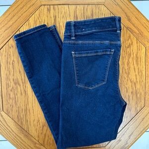 *WHITE HOUSE BLACK MARKET* Dark Wash Jeans Size 4